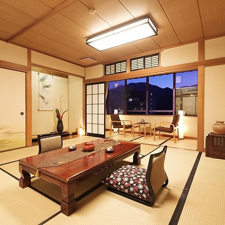 Kotobukiso Hotell Shin'onsen Eksteriør bilde