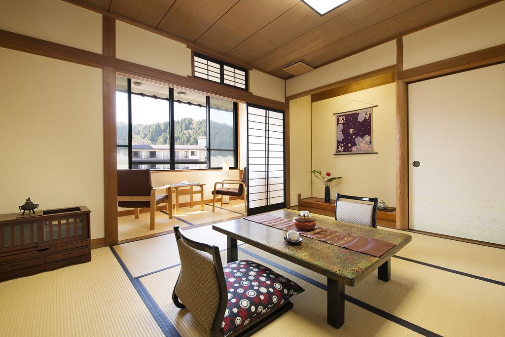 Kotobukiso Hotell Shin'onsen Eksteriør bilde